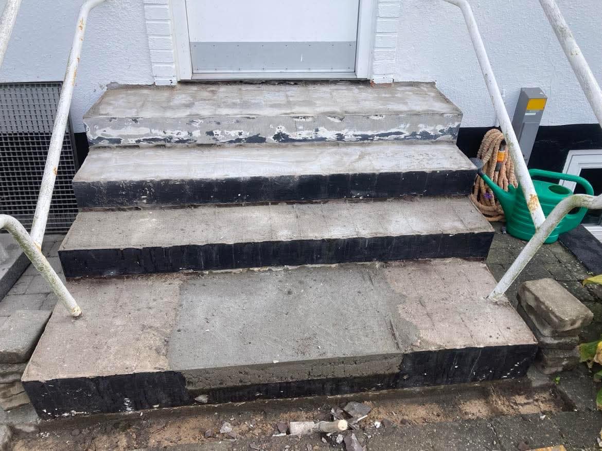 Flisetrappe foer udførsel af murer i Sønderjylland